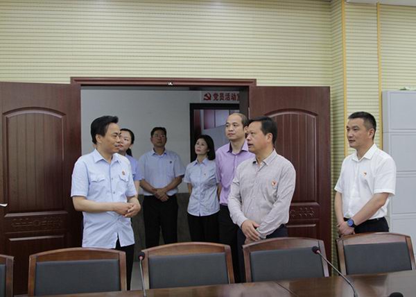 参观执行指挥中心3.jpg