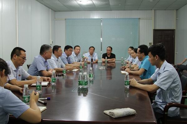 与厂区负责人展开座谈会 - 副本.jpg