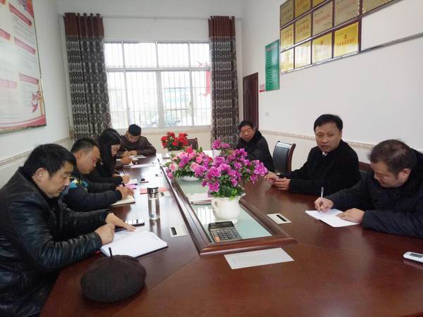 积极安排部署 保障贫困户温暖过冬 - 副本.jpg