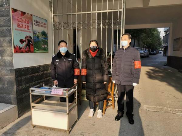 党员干警深入社区开展志愿活动  (5).jpg