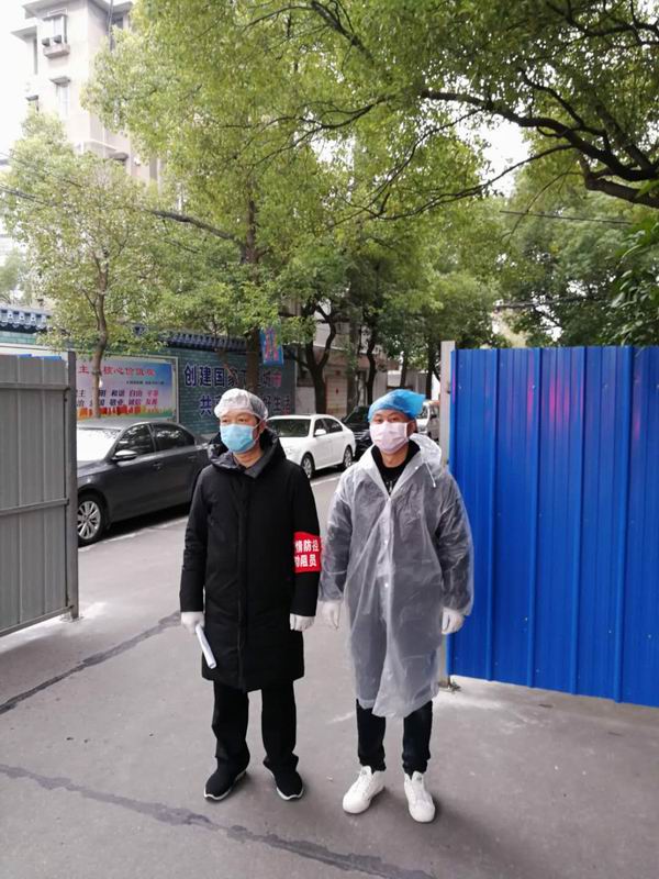 党员干警深入社区开展志愿活动  (6).jpg