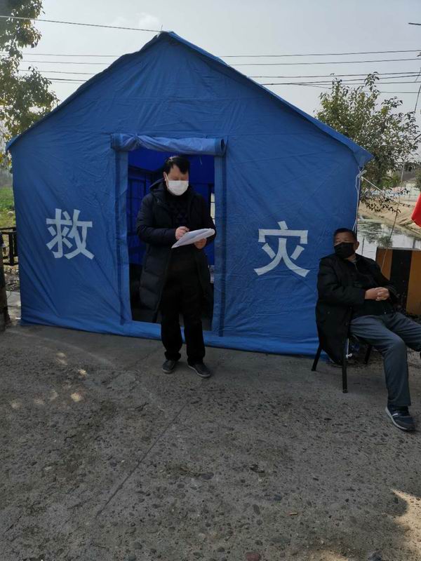 党员干警深入社区开展志愿活动  (9).jpg