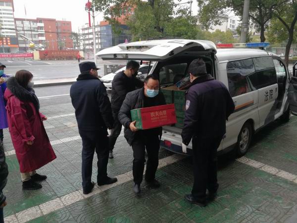 党员干警深入社区开展志愿活动  (10).jpg