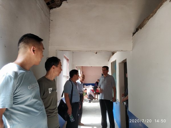 7.20宋院长到新厂赵家湾防汛指挥部视察防汛工作.jpg