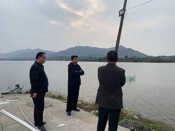 巡湖照片1.jpg