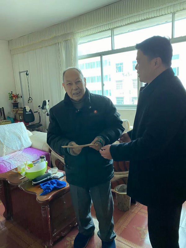 走访慰问照片 (2).jpg