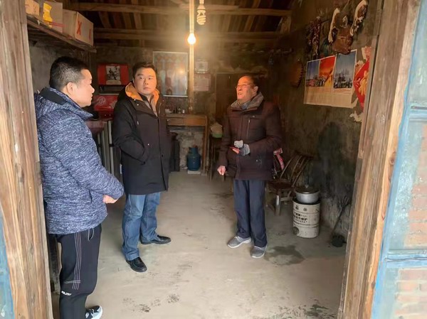困难党员 (3).jpg