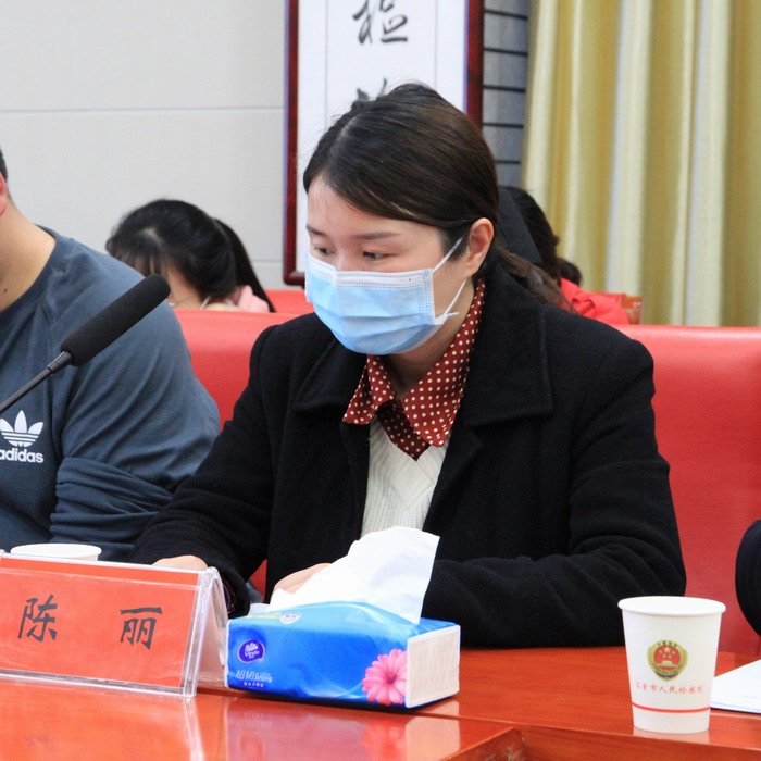 正方辩手.jpg