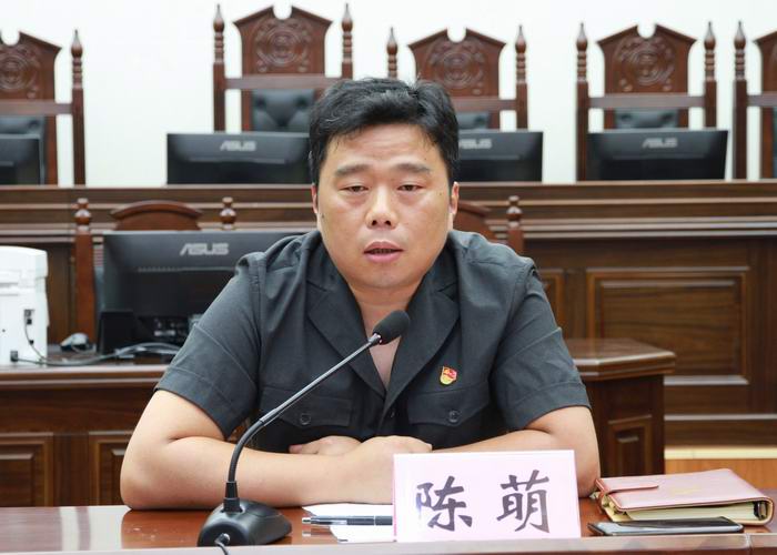 陈萌讲党课.JPG