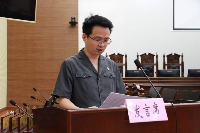 两优一先代表发言 (3).JPG