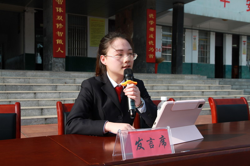杨丝思.JPG